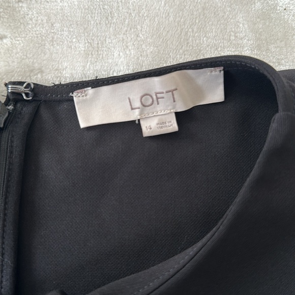 LOFT BLACK FIT AND FLARE MIDI ZIPUP W RUFFLE DETAIL CAP SLEEVE DRESS SZ 14 - Picture 4 of 4